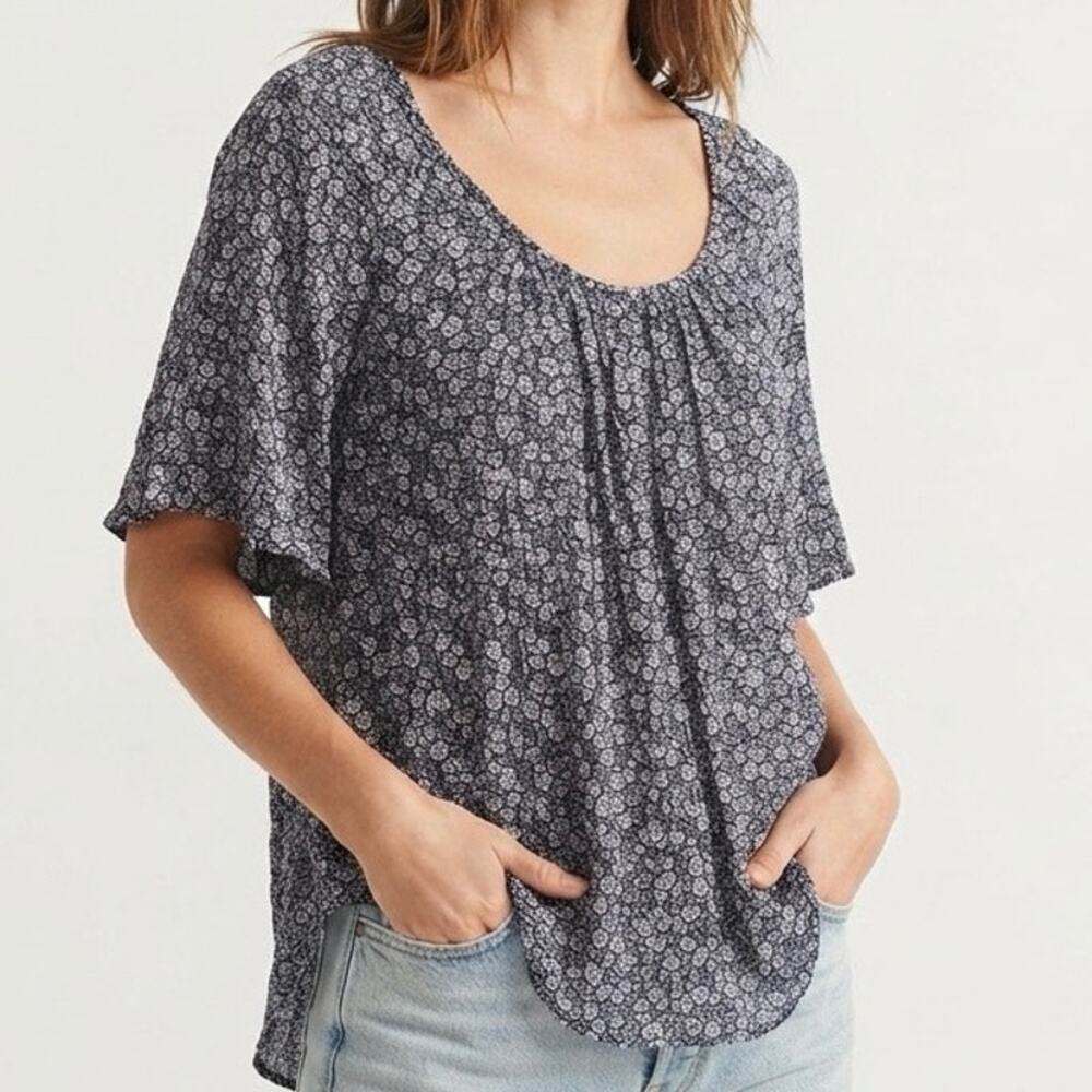 Faherty Women’s Floral Crinkle Blouse Short Sleeve Navy White Boho Casual Size L